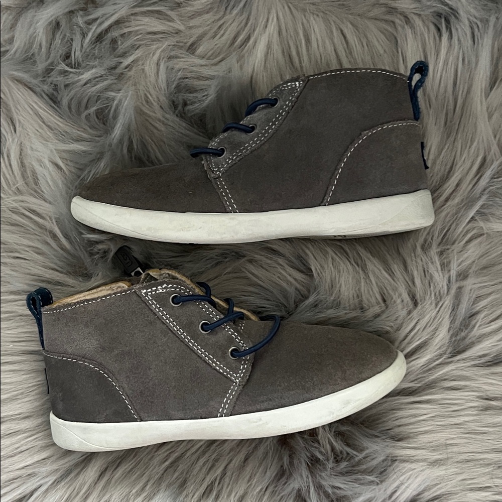 EUC UGG Toddler Kristjan Chukka Boots Grey sz 12